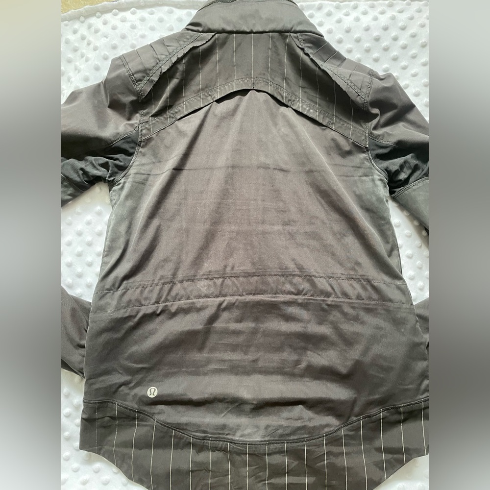 Lululemon Spring Forward Jacket - Picture 2 of 4